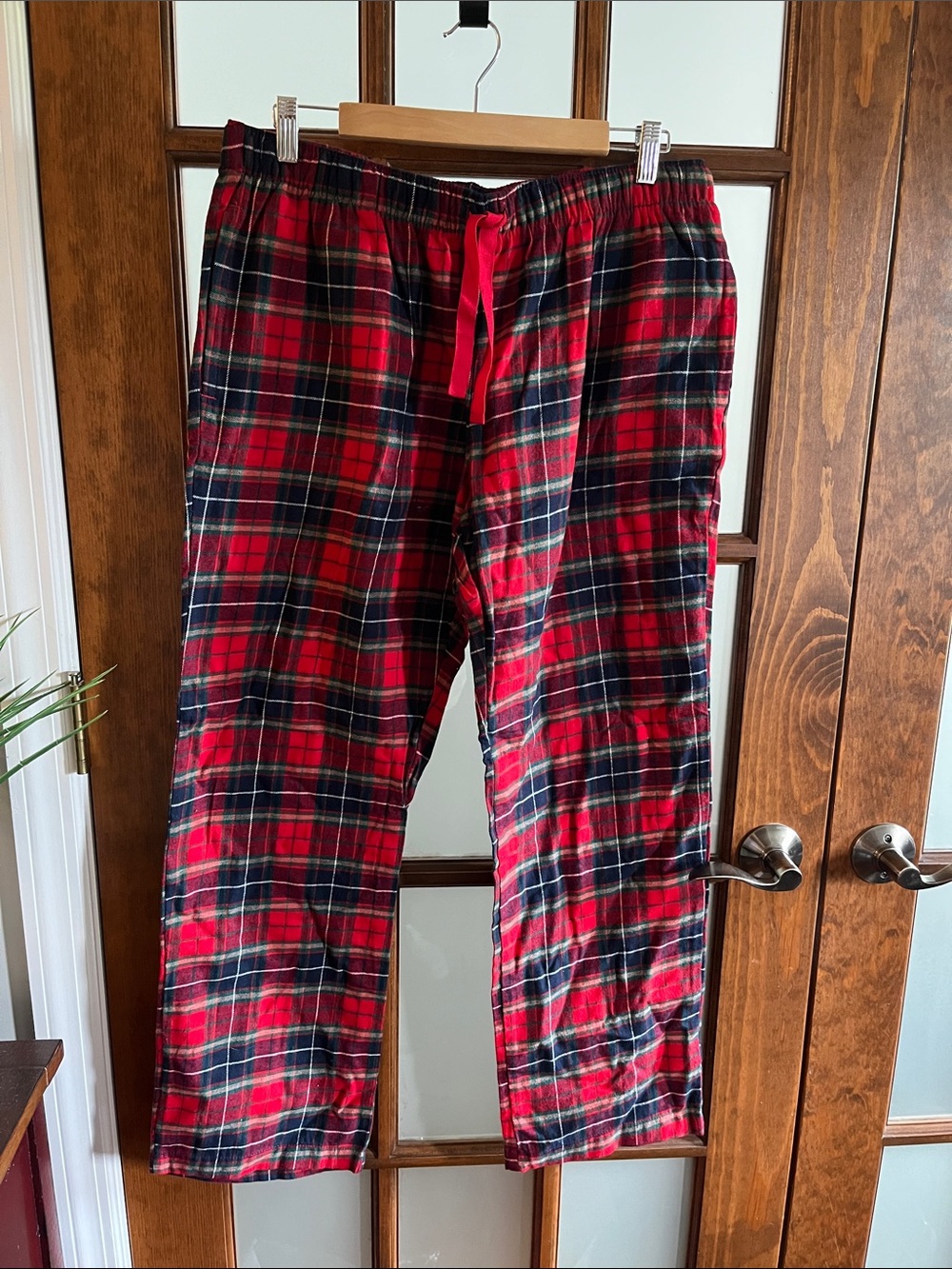 Old Navy Red and Black Plaid Men's Jogger Lounge Pants